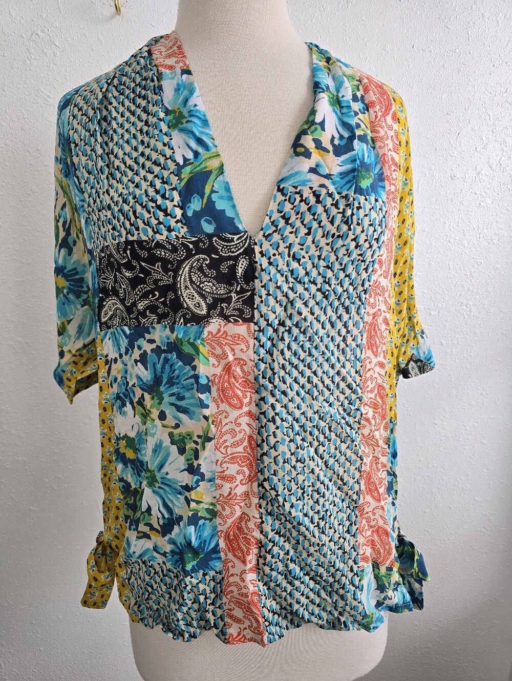 Johnny Was Paisley Ravenne V neck Top Patchwork Print Silky Feel Size Medium - Picture 4 of 12